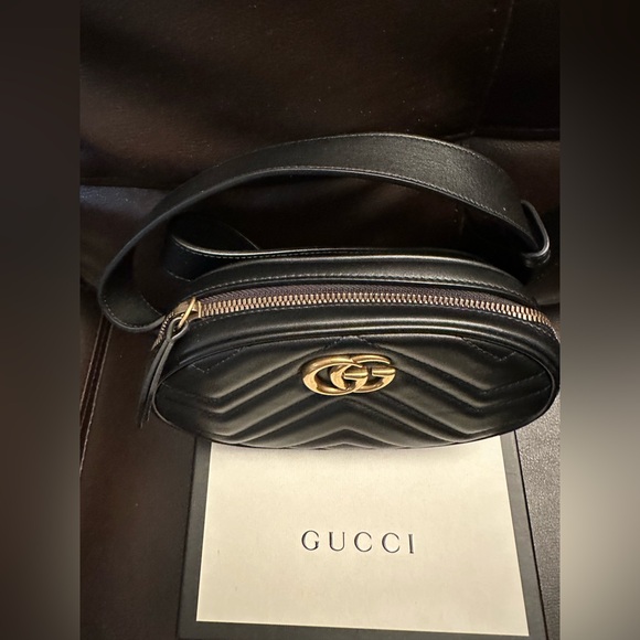 Authentic Gucci GG Marmont Waist Bag in Black - Picture 4 of 7